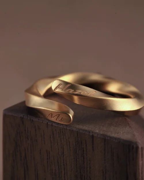 24K pure gold Mobius ring, Infinity symbol ring / eternal love ring, hand-forged gold jewelry, 24K gold wedding band, luxury bespoke gold accessory