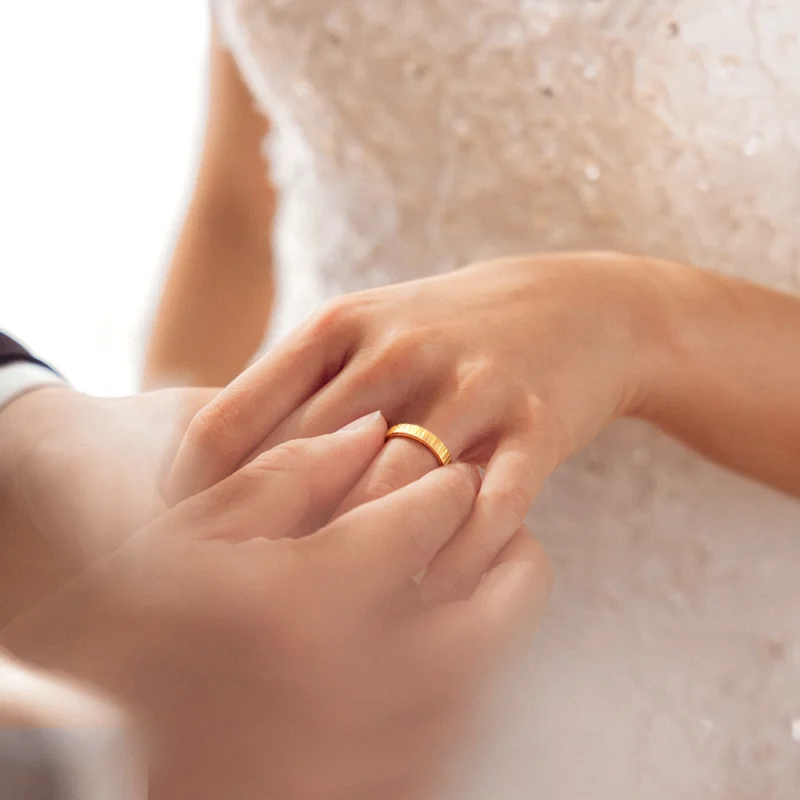 Textured Edge 24K Gold Couple Rings – Handcrafted Pure Gold Wedding Bands