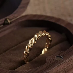 แหวนดอกไม้ถักมือ 24K แหวนทองคำ 24K – สัญลักษณ์แห่งทองคำบริสุทธิ์ แหวนทองลายดอกไม้, แหวนทอง 24k ลายพวงหรีด, เครื่องประดับทองสัญลักษณ์, แหวนทองตีมือ, แหวนทองดอกไม้เนื้อเต็ม