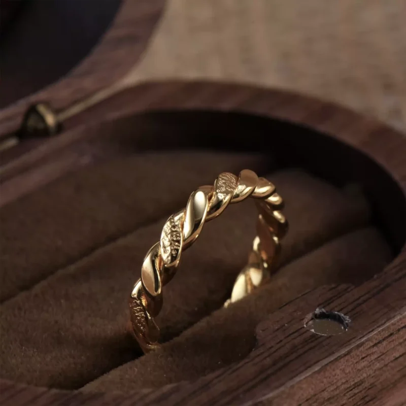 24k-gold-ring-AZK-7039-3 แหวนทองลายดอกไม้, แหวนทอง 24k ลายพวงหรีด, เครื่องประดับทองสัญลักษณ์, แหวนทองตีมือ, แหวนทองดอกไม้เนื้อเต็ม