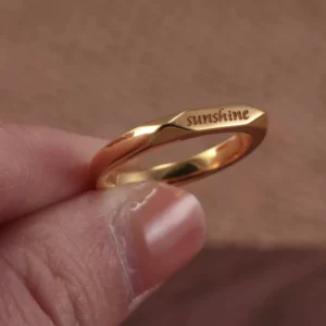 แหวนทอง 24K แบบสลักชื่อส่วนตัว แหวนสลักชื่อ – สไตล์มินิมอลขัดเงา engraved 24K gold ring, polished gold ring, 24k minimalist ring, solid gold jewelry, hand-forged gold ring, simple gold ring for daily wear