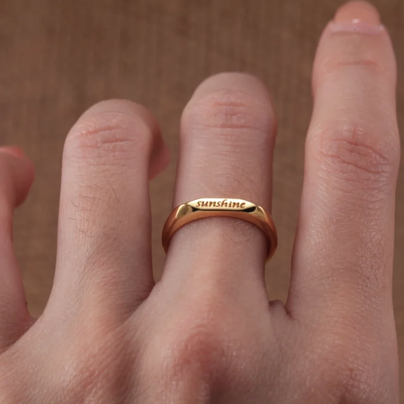 24k-gold-ring-AZK-7042-5 แหวนทองขัดมัน, แหวนเรียบง่าย 24k, เครื่องประดับทองคำแท้, แหวนทองตีมือ, แหวนทองเรียบง่ายสวมใส่ประจำวัน