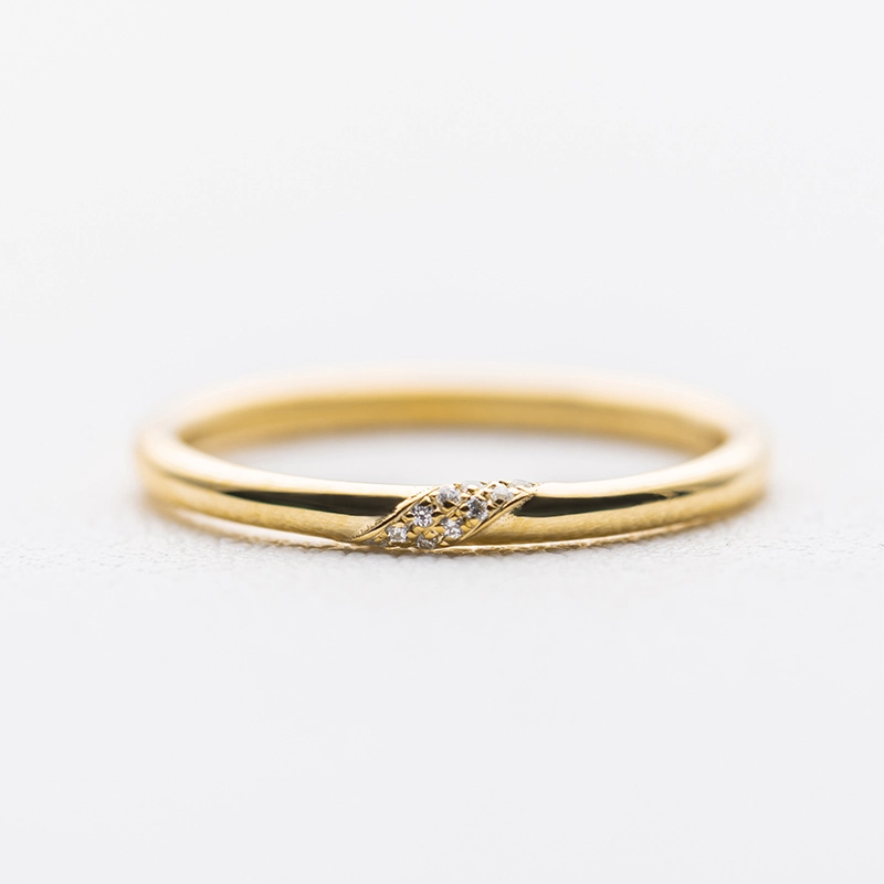18k-gold-ring-azk-7072-3 18K Gold Wedding Ring with Diamonds - Customizable, Ideal for Wedding and Gift