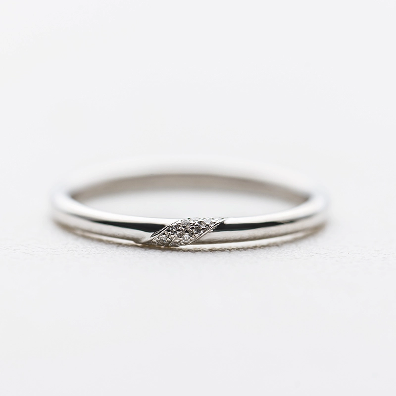 18k-gold-ring-azk-7072-4 18K Gold Wedding Ring with Diamonds - Customizable, Ideal for Wedding and Gift