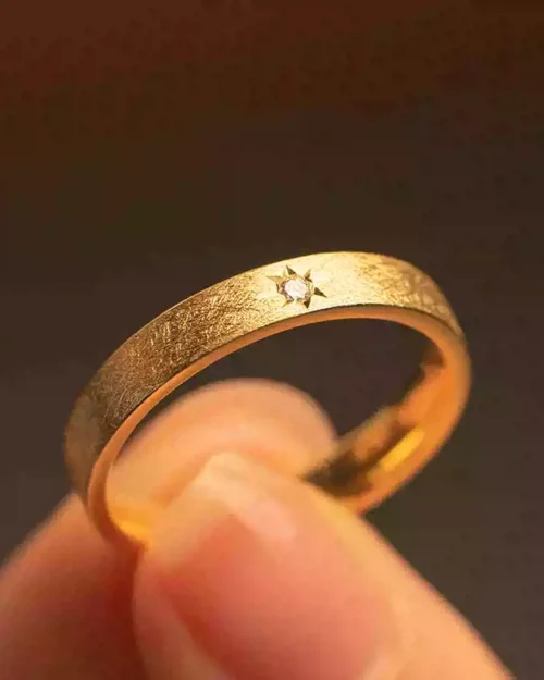 18K wedding Ring, Exquisite Handcrafted Design, Elegant Wedding and Gift Choice