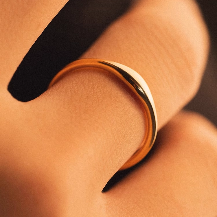 24k-gold-ring-AZK-7050-06 خاتم من الذهب عيار 18 قيراط، بتصميم يدوي رائع، مثالي لحفلات الزفاف والهدايا