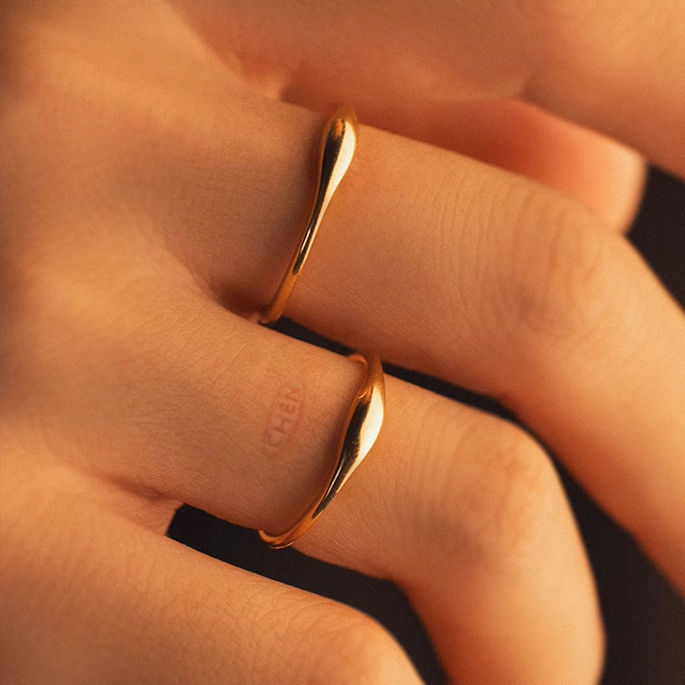 24k-gold-ring-AZK-7050-07 خاتم من الذهب عيار 18 قيراط، بتصميم يدوي رائع، مثالي لحفلات الزفاف والهدايا