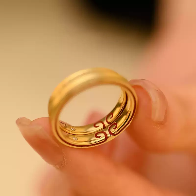 24k-gold-ring-AZK-7070-04 18K Gold Wedding Rings, Personalized Engraving with Red Accents, Custom Couple Rings
