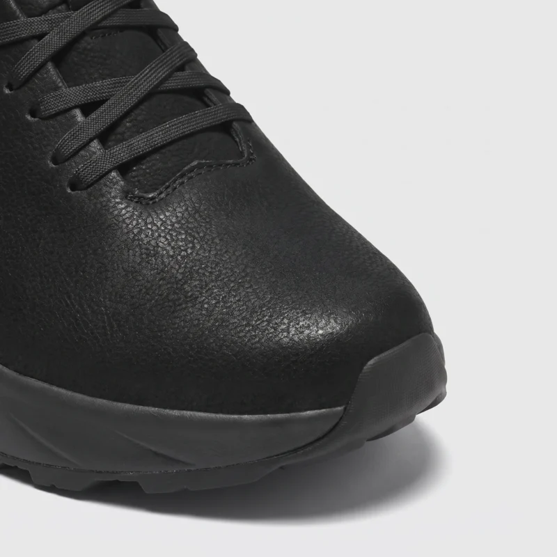 Waterproof leather hiking sneakers - black matte toe close-up