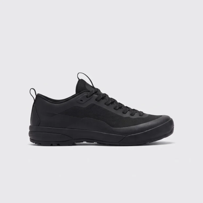 men's low-top breathable trail running shoes in black, right side profile view on a light gray background